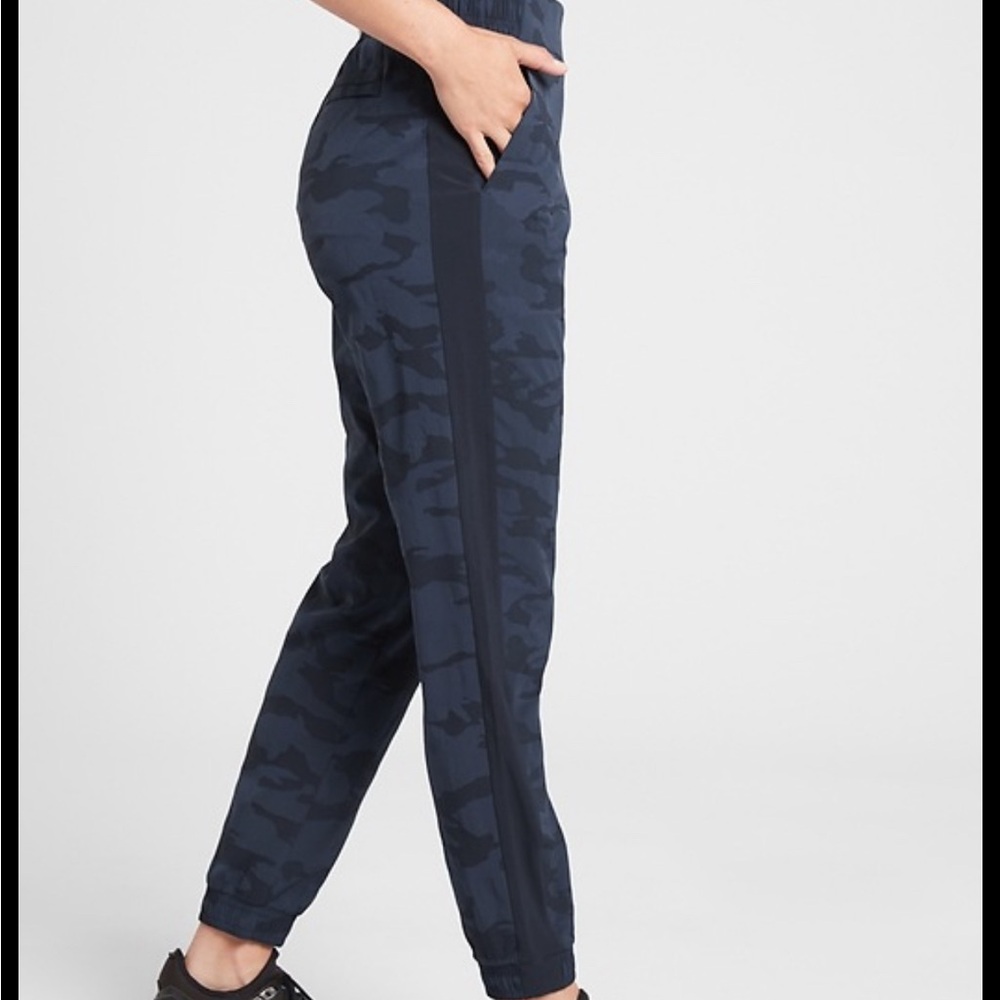Athleta Brooklyn Textured Jogger Navy Camo Jogger Pants
